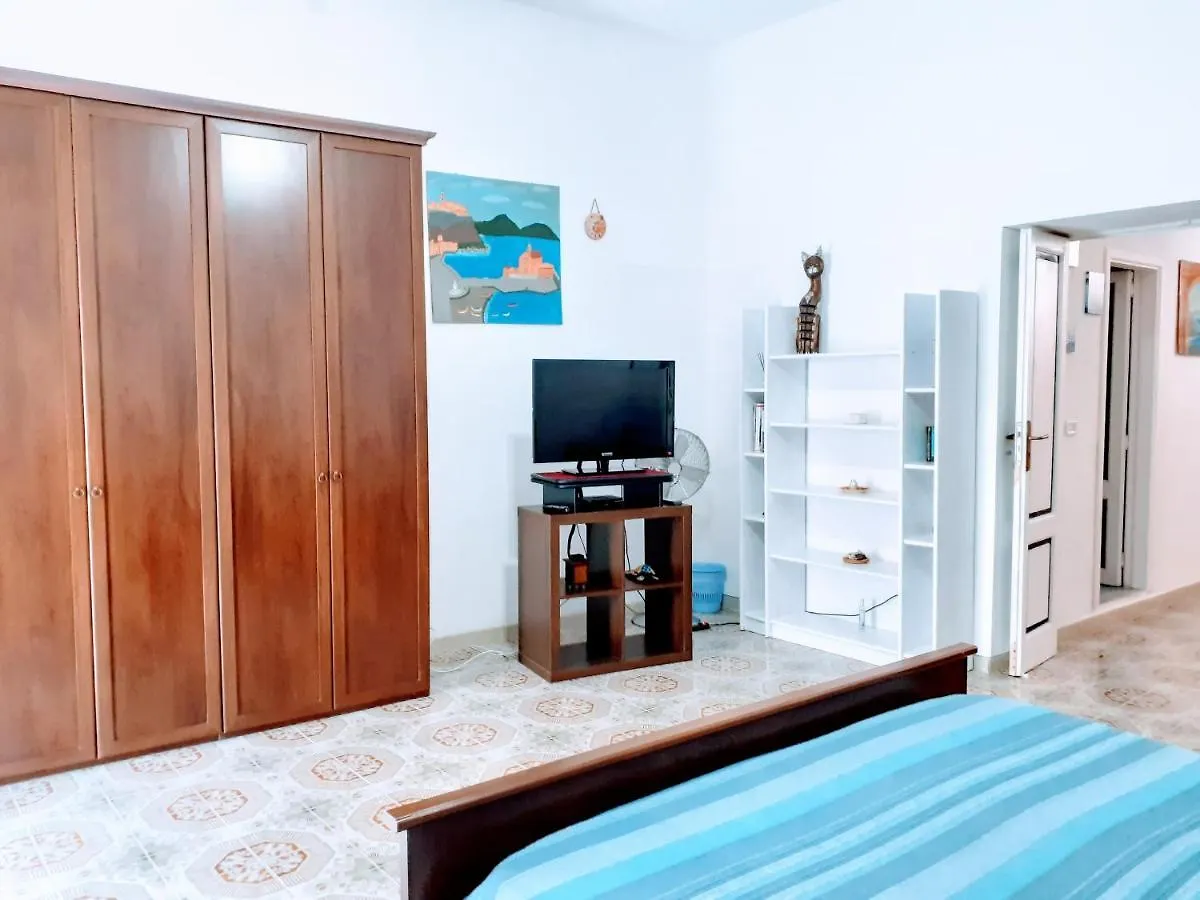 Domus Apollo Apartment Lipari