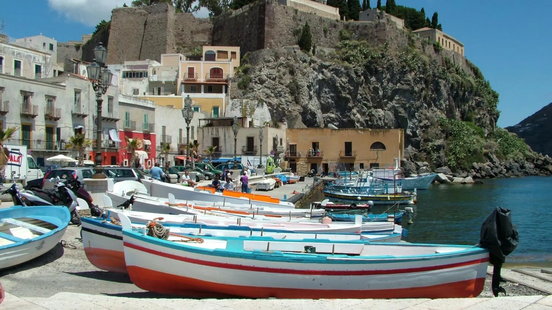 Domus Apollo Apartment Lipari